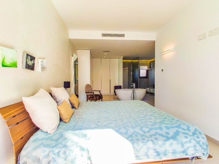 Image No.14-4 Bed Villa for sale