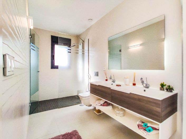 Image No.24-4 Bed Villa for sale