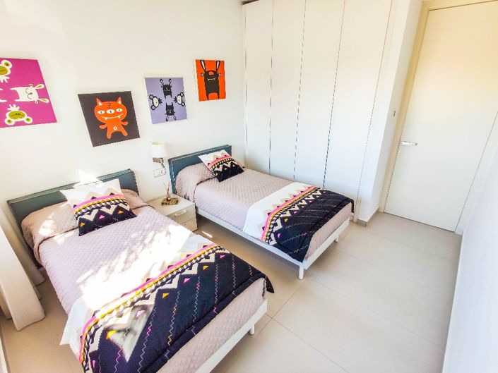 Image No.4-4 Bed Villa for sale