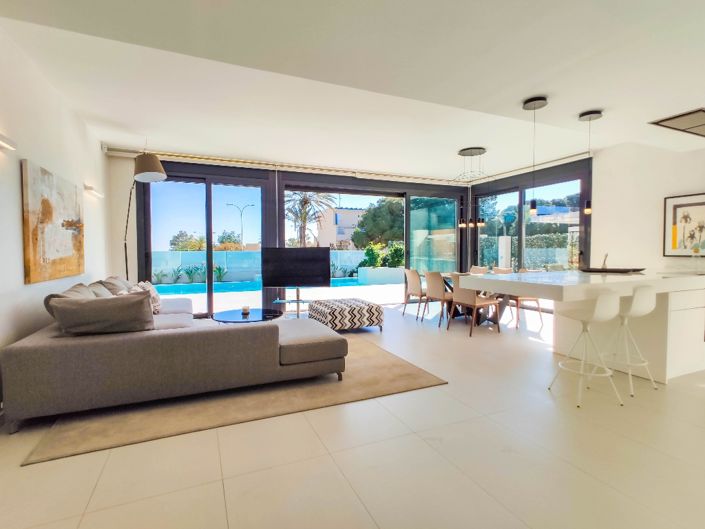 Image No.8-4 Bed Villa for sale