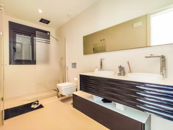 Image No.3-3 Bed Villa for sale