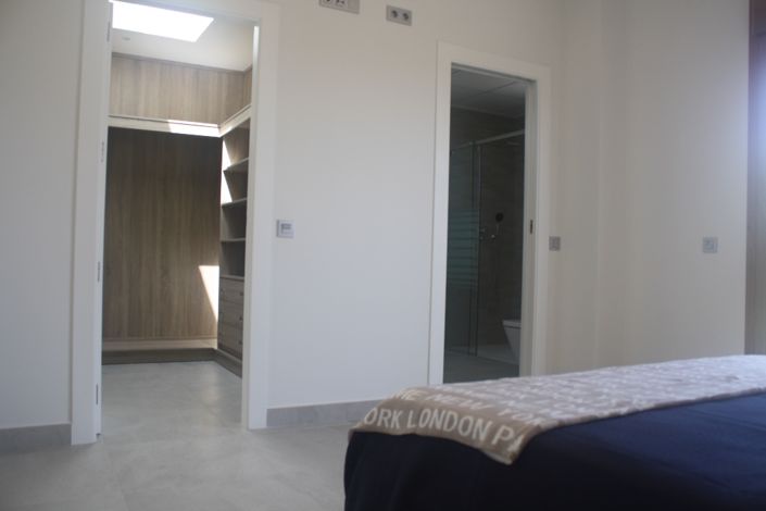 Image No.21-3 Bed Villa for sale