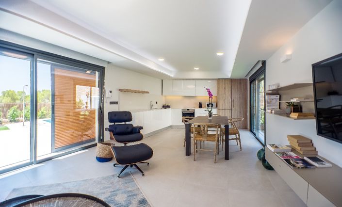 Image No.3-3 Bed Villa for sale