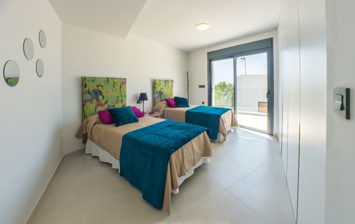 Image No.9-3 Bed Villa for sale