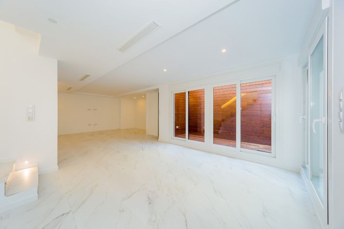 Image No.14-4 Bed Villa for sale