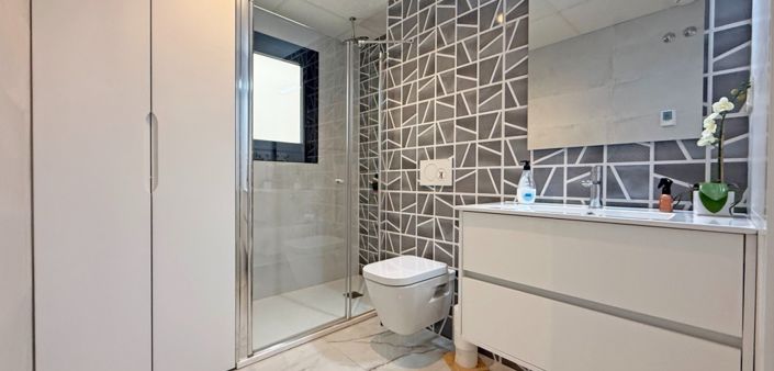 Image No.16-2 Bed Apartment for sale