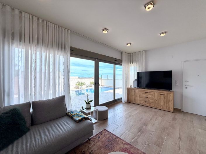 Image No.33-3 Bed Villa for sale