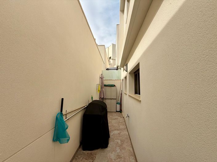 Image No.8-3 Bed Villa for sale