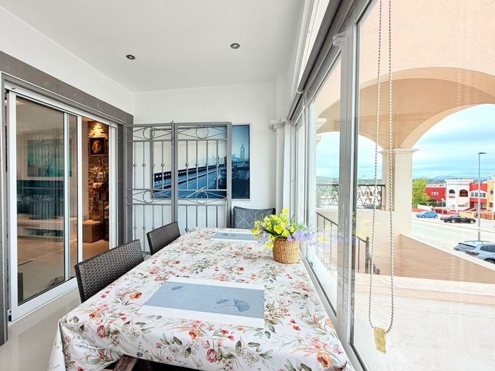 Image No.18-2 Bed Property for sale