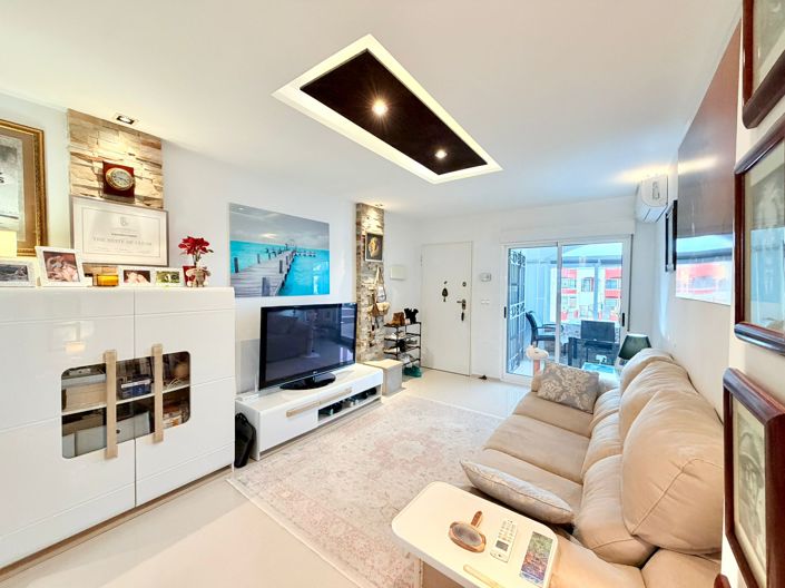 Image No.20-2 Bed Property for sale