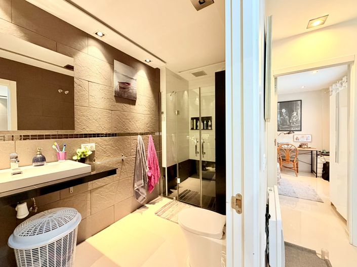 Image No.23-2 Bed Property for sale