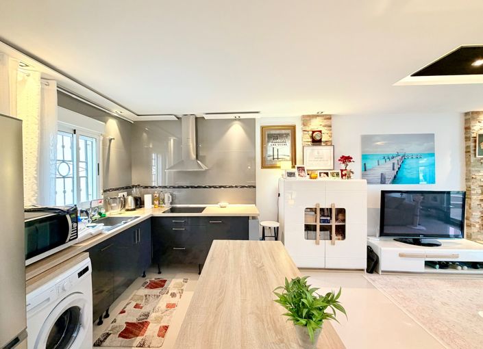 Image No.6-2 Bed Property for sale