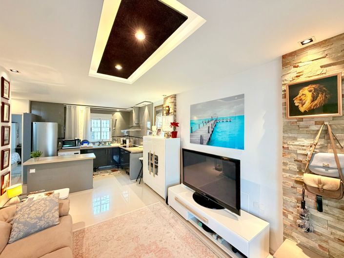 Image No.7-2 Bed Property for sale