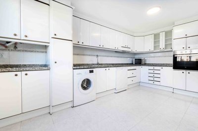 df2306da2c43e384a1bc8f9926773019