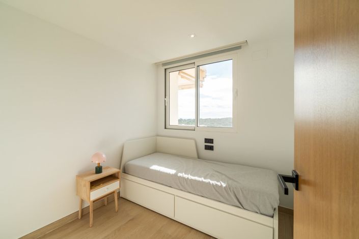 Image No.14-3 Bed Apartment for sale