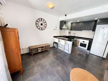 f8c2987f940cd844117861f1b35a7458