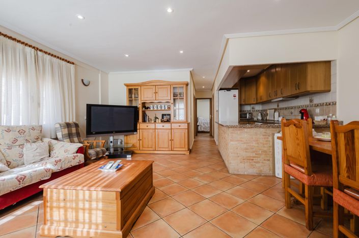 Image No.10-3 Bed Apartment for sale