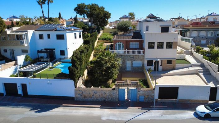 Image No.3-Villa de 4 chambres à vendre à Torrevieja