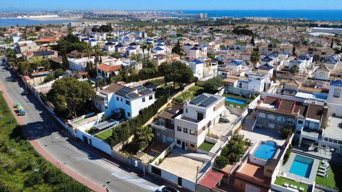 Image No.8-Villa de 4 chambres à vendre à Torrevieja