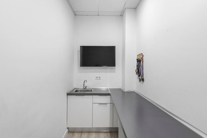 Image No.17-3 Bed Property for sale