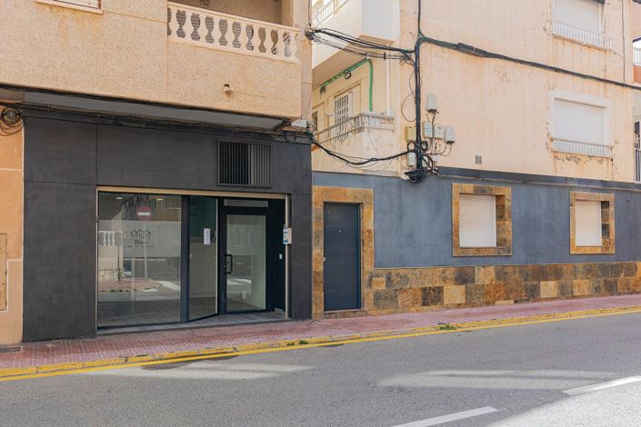 Image No.4-3 Bed Property for sale