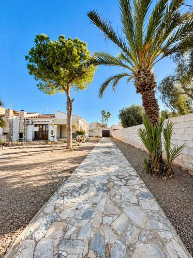 Image No.5-Villa de 2 chambres à vendre à Torrevieja