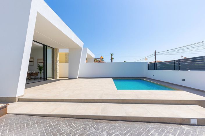 Image No.8-3 Bed Villa for sale