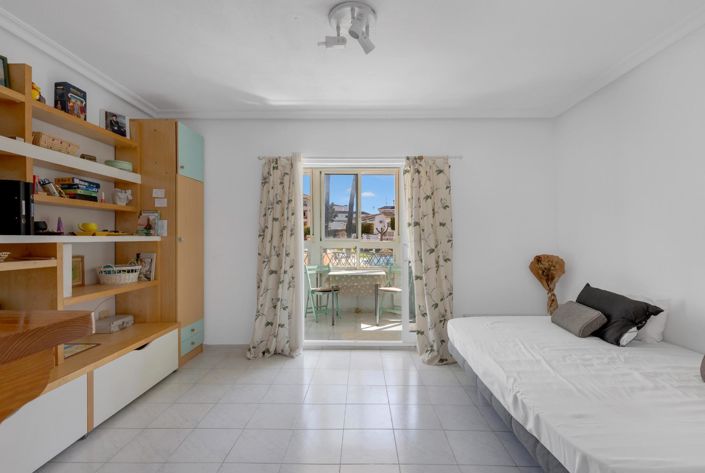 Image No.9-Studio for sale
