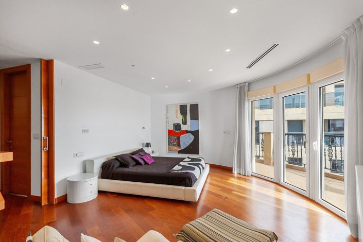 Image No.38-5 Bed Apartment for sale