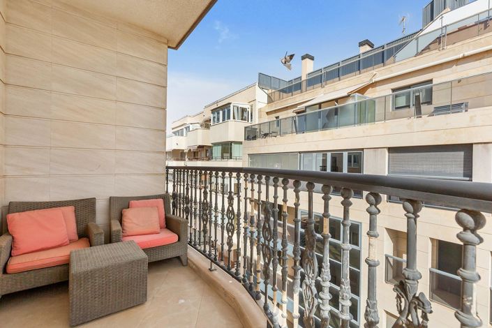 Image No.49-5 Bed Apartment for sale