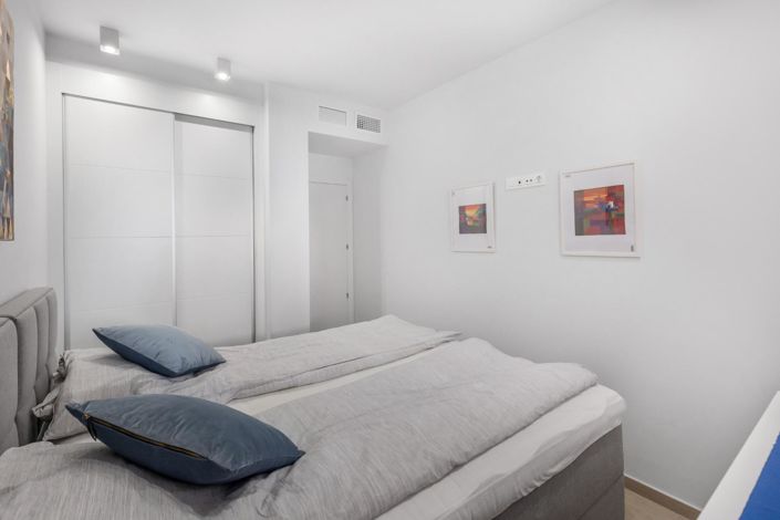 Image No.24-3 Bed Apartment for sale