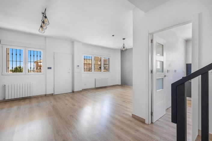 Image No.12-4 Bed Villa for sale