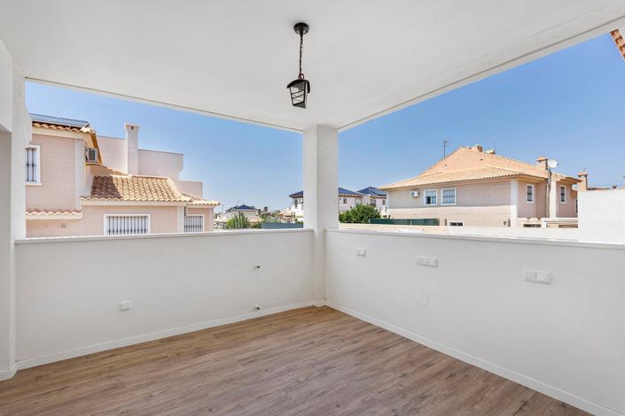 Image No.29-4 Bed Villa for sale