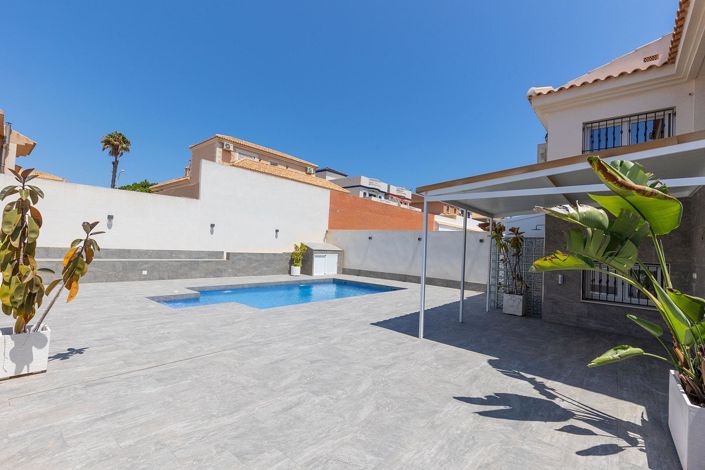 Image No.39-4 Bed Villa for sale