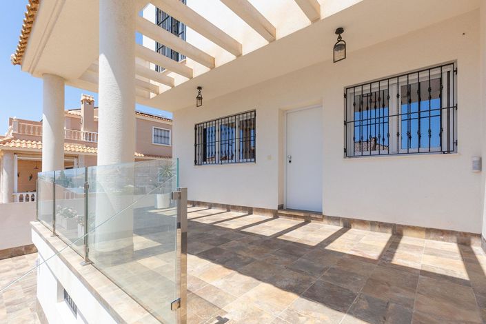 Image No.5-4 Bed Villa for sale