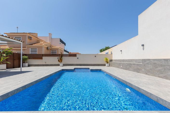 Image No.44-4 Bed Villa for sale