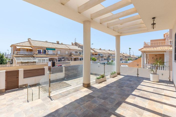 Image No.7-4 Bed Villa for sale