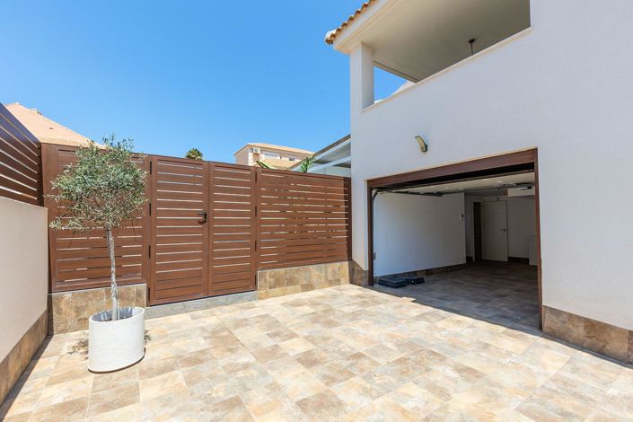 Image No.8-4 Bed Villa for sale