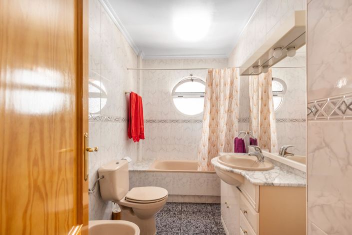 Image No.20-4 Bed Duplex for sale