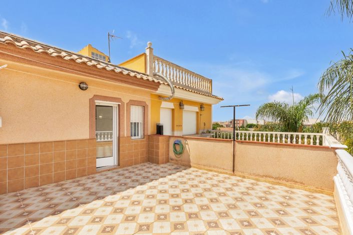 Image No.25-4 Bed Duplex for sale
