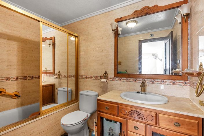 Image No.15-3 Bed Apartment for sale