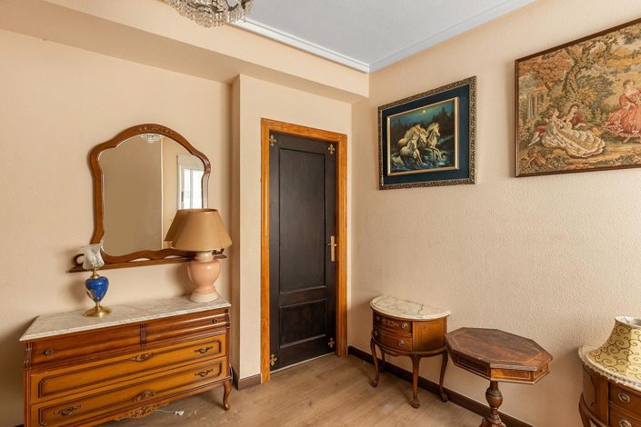 Image No.17-3 Bed Apartment for sale