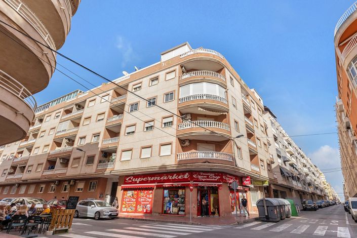 Image No.22-3 Bed Apartment for sale