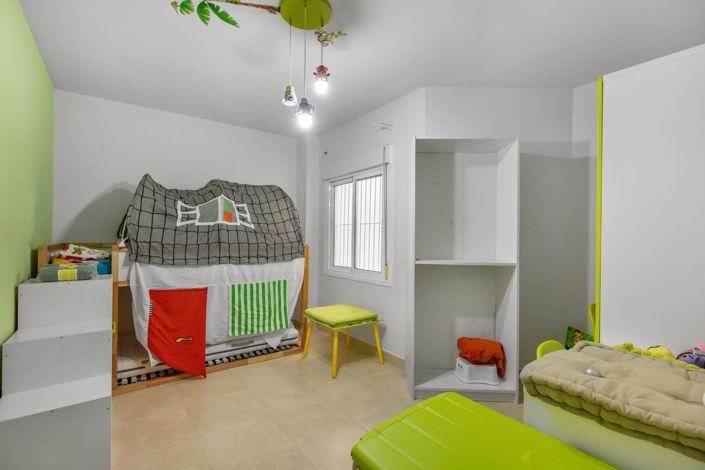 Image No.16-4 Bed Apartment for sale