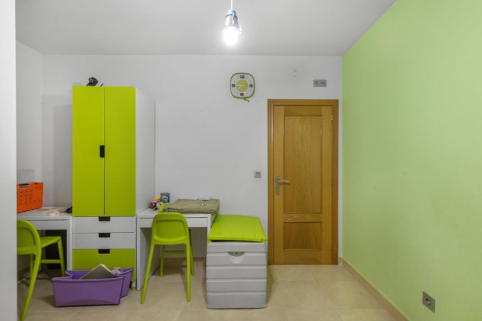 Image No.17-4 Bed Apartment for sale