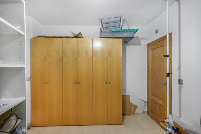 Image No.23-4 Bed Apartment for sale