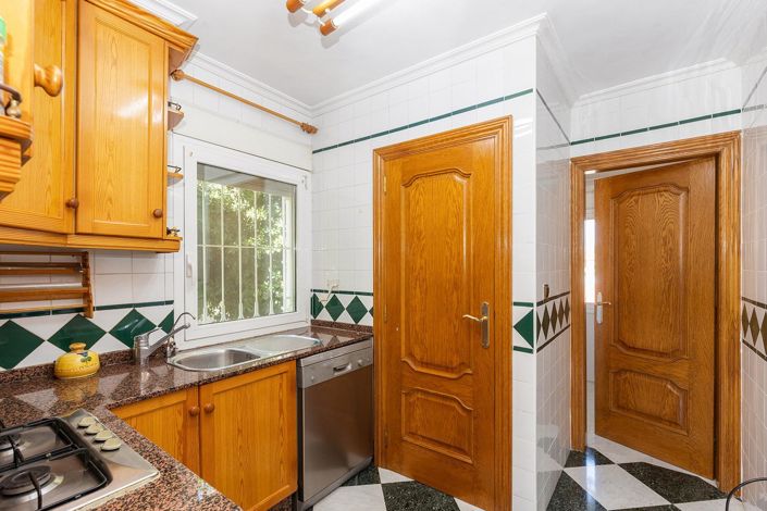 Image No.17-5 Bed Villa for sale