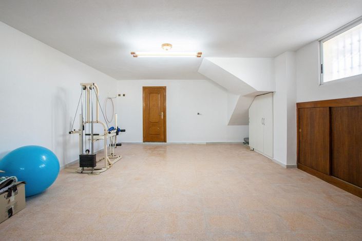 Image No.38-5 Bed Villa for sale