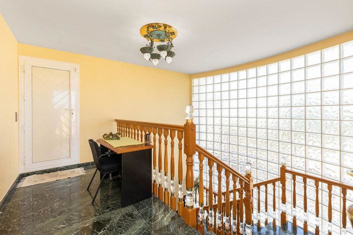 Image No.40-5 Bed Villa for sale