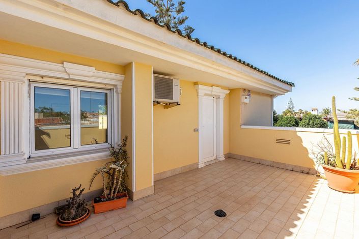 Image No.44-5 Bed Villa for sale